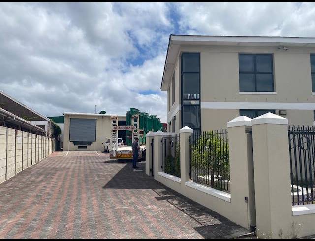 1,200M² WAREHOUSE TO LET IN ELFINDALE